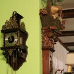 02.11.2019 Skalbmierz. Kolekcja zegarów Zenona Skrobacza / Marta Gajda / Radio Kielce