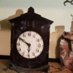 02.11.2019 Skalbmierz. Kolekcja zegarów Zenona Skrobacza / Marta Gajda / Radio Kielce