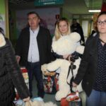 27.11.2019. Kielce. Dzieci z oddziału onkohematologicznego otrzymały pluszowe maskotki / Krzysztof Bujnowicz / Radio Kielce