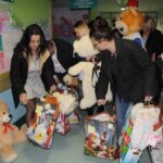 27.11.2019. Kielce. Dzieci z oddziału onkohematologicznego otrzymały pluszowe maskotki / Krzysztof Bujnowicz / Radio Kielce