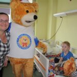 27.11.2019. Kielce. Dzieci z oddziału onkohematologicznego otrzymały pluszowe maskotki / Krzysztof Bujnowicz / Radio Kielce