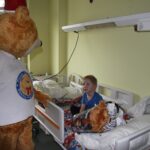 27.11.2019. Kielce. Dzieci z oddziału onkohematologicznego otrzymały pluszowe maskotki / Krzysztof Bujnowicz / Radio Kielce