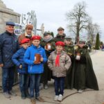 02.11.2019. Busko-Zdrój. Kwesta na buskim cmentarzu parafialnym / Marta Gajda