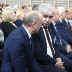 08.11.2019 Chroberz. Obchody 70-lecia istnienia Zespołu Szkół Centrum Kształcenia Rolniczego. Na zdjęciu (drugi z lewej): Jerzy Trzepatowski - były dyrektor Zespołu Szkół Centrum Kształcenia Rolniczego w Chrobrzu / Marta Gajda / Radio Kielce