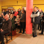 Owczary, gm. Busko-Zdrój. Mieszkańcy sprzeciwiają się planom budowy 60-metrowego masztu telefonii komórkowej, który ma stanąć w środku wsi / Marta Gajda / Radio Kielce