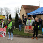 14.11.2019. Sielec Biskupi. Protest przeciwko planom budowy biogazowni / Marta Gajda / Radio Kielce