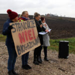 14.11.2019. Sielec Biskupi. Protest przeciwko planom budowy biogazowni / Marta Gajda / Radio Kielce
