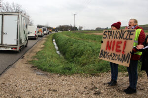 14.11.2019. Sielec Biskupi. Protest przeciwko planom budowy biogazowni / Marta Gajda / Radio Kielce