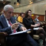 17.11.2019 Kazimierza Wielka. Wielki Test Wiedzy o Kazimierzy Wielkiej. Na zdjęciu (od lewej): burmistrz Adam Bodzioch i Agnieszka Gaik - skarbnik Kazimierzy Wielkiej / Marta Gajda / Radio Kielce