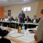 19.11.2019. Złota. Protest ws. reorganizacji szkół podstawowych w Miernowie i Chrobrzu / Marta Gajda / Radio Kielce