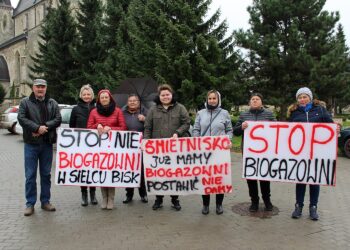 Sielec Biskupi. Protest przeciwko budowie biogazowni / Marta Gajda / Radio Kielce