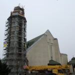 25.11.2019. Busko-Zdrój. Budowa dzwonnicy przy kościele św. Brata Alberta / Marta Gajda / Radio Kielce