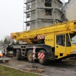 25.11.2019. Busko-Zdrój. Budowa dzwonnicy przy kościele św. Brata Alberta / Marta Gajda / Radio Kielce