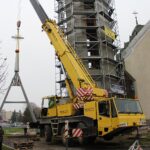 25.11.2019. Busko-Zdrój. Budowa dzwonnicy przy kościele św. Brata Alberta / Marta Gajda / Radio Kielce