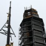 25.11.2019. Busko-Zdrój. Budowa dzwonnicy przy kościele św. Brata Alberta / Marta Gajda / Radio Kielce