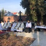 01.11.2019. Sandomierz. Msza na cmentarzu katedralnym / Grażyna-Szlęzak-Wójcik / Radio Kielce