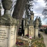 03.11.2019 Sandomierz. Zabytkowe nagrobki na Cmentarzu Katedralnym w Sandomierzu / Grażyna Szlęzak-Wójcik / Radio Kielce