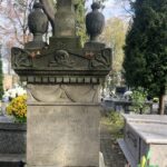 03.11.2019 Sandomierz. Zabytkowe nagrobki na Cmentarzu Katedralnym w Sandomierzu. Nagrobek Katarzyny Mizaryuszowej / Grażyna Szlęzak-Wójcik / Radio Kielce