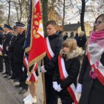 11.11.2019 Koprzywnica. Obchody Święta Niepodległości. Masz z wielką biało-czerwoną flagą / Grażyna Szlęzak-Wójcik / Radio Kielce