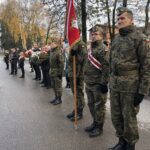 11.11.2019 Koprzywnica. Obchody Święta Niepodległości. Masz z wielką biało-czerwoną flagą / Grażyna Szlęzak-Wójcik / Radio Kielce