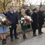 11.11.2019 Koprzywnica. Obchody Święta Niepodległości. Masz z wielką biało-czerwoną flagą / Grażyna Szlęzak-Wójcik / Radio Kielce