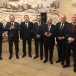 23.11.2019 Sandomierz. Spotkanie posła Marka Kwitka z mieszkańcami. Posumowanie minionej kadencji. Od lewej Andrzej Pruś - przewodniczący sejmiku województwa świętokrzyskiego, Marek Kwitek -poseł PiS, Jarosław Rusiecki - senator PiS, Zbigniew Koniusz – wojewoda świętokrzyski, poseł Krzysztof Lipiec - prezes zarządu wojewódzkiego PiS, Marek Jońca - członek zarządu województwa świętokrzyskiego, Andrzej Bętkowski - marszałek województwa świętokrzyskiego / Grażyna Szlęzak-Wójcik / Radio Kielce