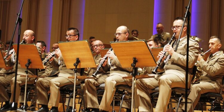 06.11.2019 Kielce. Filharmonia Świętokrzyska. Koncert patriotyczny „Hej, Orle Biały...” w wykonaniu Orkiestry Reprezentacyjnej Straży Granicznej z Nowego Sącza / Jarosław Kubalski / Radio Kielce