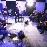 30.11.2019 Radio Kielce. Studio GRAM. Koncert zespołu Mafia w składzie: Michał Ostrowski - śpiew i skrzypce, Tomasz Joseph Bracichowicz - instrumenty klawiszowe, Paweł Poros - gitara, Paweł Lesiak - gitara basowa i Michał Stachurski - perkusja / Jarosław Kubalski / Radio Kielce