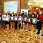 08.11.2019 Kielce. WDK. XX Gala Wręczenia Nagród i Wyróżnień „Talenty Świętokrzyskie”. Z lewej Andrzej Pruś - przewodniczący sejmiku, druga od prawej Renata Janik - wicemarszałek i Kazimierz Mądzik - Świętokrzyski Kurator Oświaty / Jarosław Kubalski / Radio Kielce