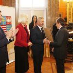 08.11.2019 Kielce. WDK. XX Gala Wręczenia Nagród i Wyróżnień „Talenty Świętokrzyskie”. Nagrody wręczają Andrzej Pruś - przewodniczący sejmiku, Renata Janik - wicemarszałek i Kazimierz Mądzik - kurator oświaty / Jarosław Kubalski / Radio Kielce