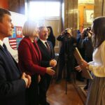 08.11.2019 Kielce. WDK. XX Gala Wręczenia Nagród i Wyróżnień „Talenty Świętokrzyskie”. Nagrody wręczają Andrzej Pruś - przewodniczący sejmiku, Renata Janik - wicemarszałek i Kazimierz Mądzik - kurator oświaty / Jarosław Kubalski / Radio Kielce