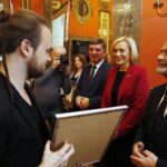 08.11.2019 Kielce. WDK. XX Gala Wręczenia Nagród i Wyróżnień „Talenty Świętokrzyskie”. Nagrody wręczają Andrzej Pruś - przewodniczący sejmiku, Renata Janik - wicemarszałek i Kazimierz Mądzik - kurator oświaty / Jarosław Kubalski / Radio Kielce