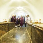 02.11.2019 Kielce. Dzień Zaduszny. Otwarcie krypty w której są pochowani kieleccy biskupi / Jarosław Kubalski / Radio Kielce