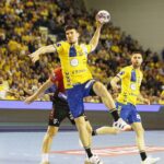 02.11.2019 Kielce. Piłka ręczna. Liga Mistrzów. Mecz PGE Vive Kielce - Telekom Veszprem. David Davis - trener Veszprem / Jarosław Kubalski / Radio Kielce