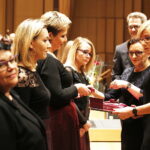 08.11.2019 Kielce. Filharmonia Świętokrzyska. "Widma" - kantata w oparciu o część II "Dziadów". Wcześniej wojewoda Agata Wojtyszek wręczyła medale za długoletnia służbę dla pracowników Filharmonii / Jarosław Kubalski / Radio Kielce