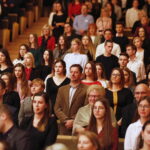 08.11.2019 Kielce. Filharmonia Świętokrzyska. "Widma" - kantata w oparciu o część II "Dziadów". Wcześniej wojewoda Agata Wojtyszek wręczyła medale za długoletnia służbę dla pracowników Filharmonii / Jarosław Kubalski / Radio Kielce