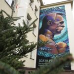 08.11.2019 Kielce. VII LO im. J. Piłsudskiego. Odsłonięcie muralu przedstawiającego Marszałka Józefa Piłsudskiego / Jarosław Kubalski / Radio Kielce