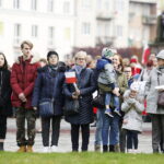 11.11.2019 Kielce. Święto Niepodległości. Wspólne śpiewanie hymnu przed Muzeum Narodowym / Jarosław Kubalski / Radio Kielce