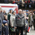 11.11.2019 Kielce. Święto Niepodległości. Wspólne śpiewanie hymnu przed Muzeum Narodowym / Jarosław Kubalski / Radio Kielce