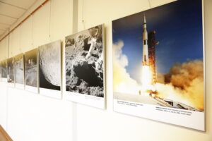 13.11.2019 Kielce. WBK. Wystawa zdjęć NASA z misji Apollo na Księżyc / Jarosław Kubalski / Radio Kielce