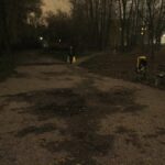 15.11.2019 Kielce. Ścieżki wzdłuż Silnicy pomiędzy ulicami IX Wieków Kielc a Jesionową nocą / Jarosław Kubalski / Radio Kielce