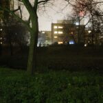 15.11.2019 Kielce. Ścieżki wzdłuż Silnicy pomiędzy ulicami IX Wieków Kielc a Jesionową nocą / Jarosław Kubalski / Radio Kielce