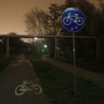 15.11.2019 Kielce. Ścieżki wzdłuż Silnicy pomiędzy ulicami IX Wieków Kielc a Jesionową nocą / Jarosław Kubalski / Radio Kielce