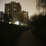 15.11.2019 Kielce. Ścieżki wzdłuż Silnicy pomiędzy ulicami IX Wieków Kielc a Jesionową nocą / Jarosław Kubalski / Radio Kielce