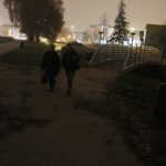 15.11.2019 Kielce. Ścieżki wzdłuż Silnicy pomiędzy ulicami IX Wieków Kielc a Jesionową nocą / Jarosław Kubalski / Radio Kielce