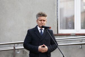 16.11.2019 Kostomłoty II. Nowy wóz ratowniczo-gaśniczy dla OSP. Senator Krzysztof Słoń / Jarosław Kubalski / Radio Kielce