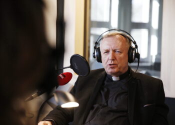 16.04.2019 Radio Kielce. Ks. Dariusz Gącik / Jarosław Kubalski / Radio Kielce