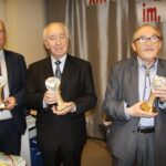 15.11.2019 Krasocin. XIII Ogólnopolski Konkurs Poetycki im. Feliksa Raka. Na zdjęciu od lewej: Ireneusz Gliściński - wójt Krasocina, Tadeusz Stolarski - juror, Stanisław Nyczaj / Krzysztof Bujnowicz / Radio Kielce