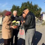 01.11.2019 Starachowice. Kwesta. Datki zbierają poseł Krzysztof Lipiec i Tomasz Andrzejewski - radny starachowicki / Facebook