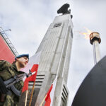 11.11.2019 Kielce. Złożenie kwiatów przed Pomnikiem Niepodległości / Jarosław Kubalski / Radio Kielce